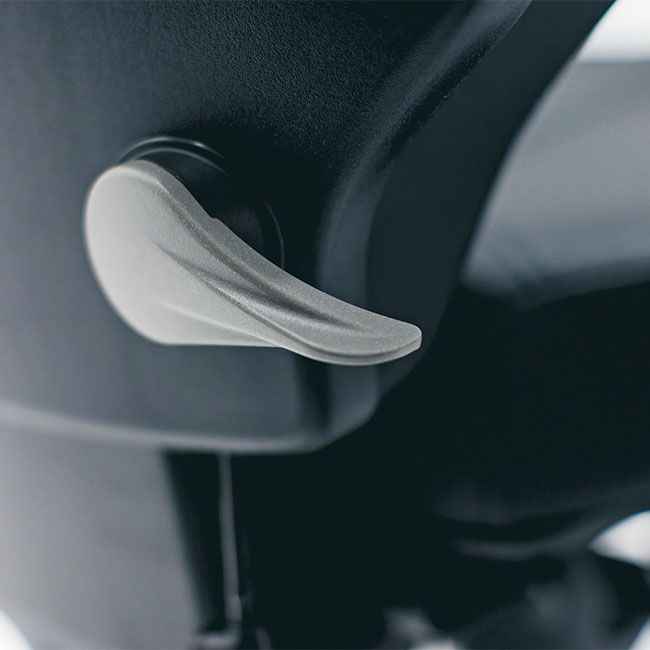 RH Logic 400 XL Chair - Black w/ Silver Base